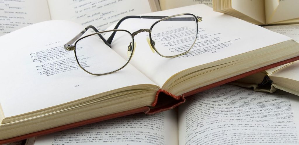 Glasses on books (2)